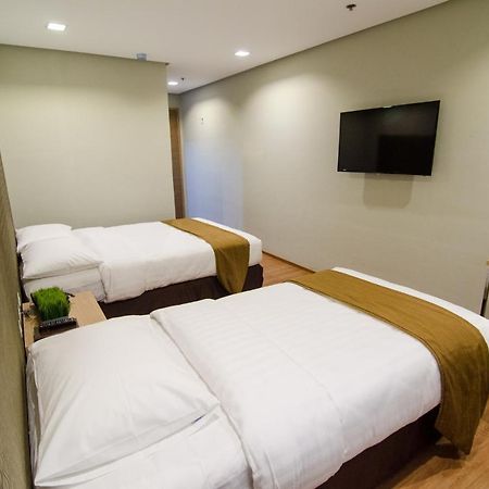 Madison Hotel Phl Iloilo Zewnętrze zdjęcie